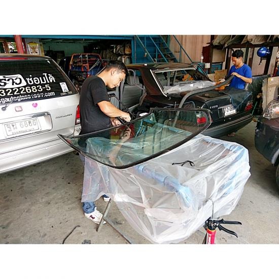 ติดตั้งกระจกรถยนต์ พัฒนาการ-สินไทย กระจกรถยนต์ (1997) - ร้านเปลี่ยนกระจกรถยนต์พัฒนาการ